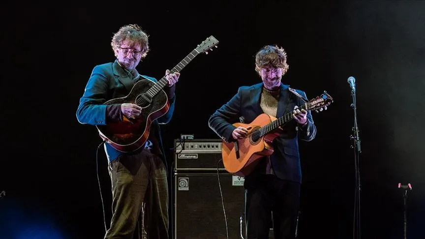 Kings of Convenience, KüçükÇiftlik Park'ta konser verdi