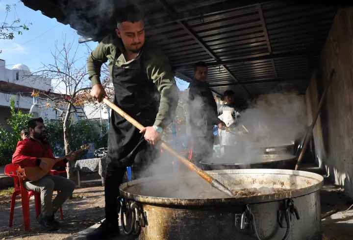 Mardin’de kavurma hazırlıkları, sazlı türkülü başladı