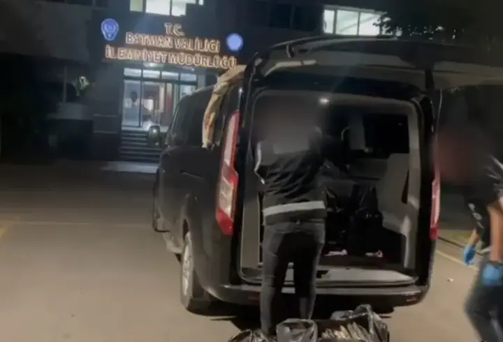 Batman’da minibüste kaçak sigara ele geçirildi: 1 gözaltı