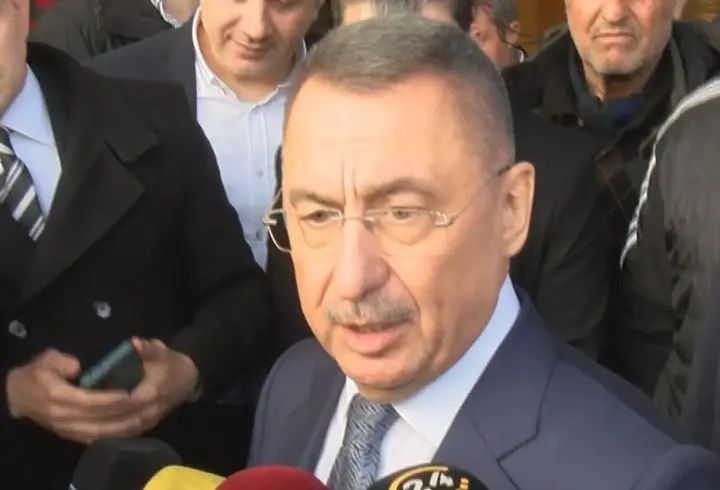 Siyasiler, Sırrı Süreyya Önder'i Hastanede Ziyaret Etti
