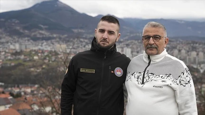 Hataylı depremzede, kendisini enkazdan kurtaran Boşnak arama kurtarma ekipleriyle 3 yıl sonra buluştu