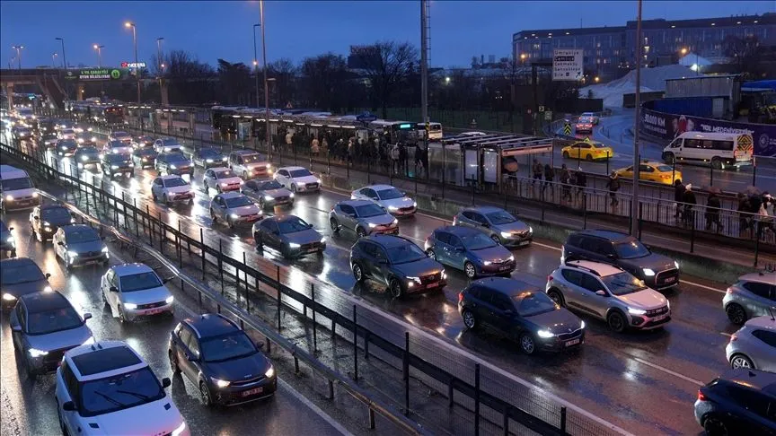 İstanbul'da akşam saatlerinde trafik yoğunluğu yüzde 87'ye çıktı