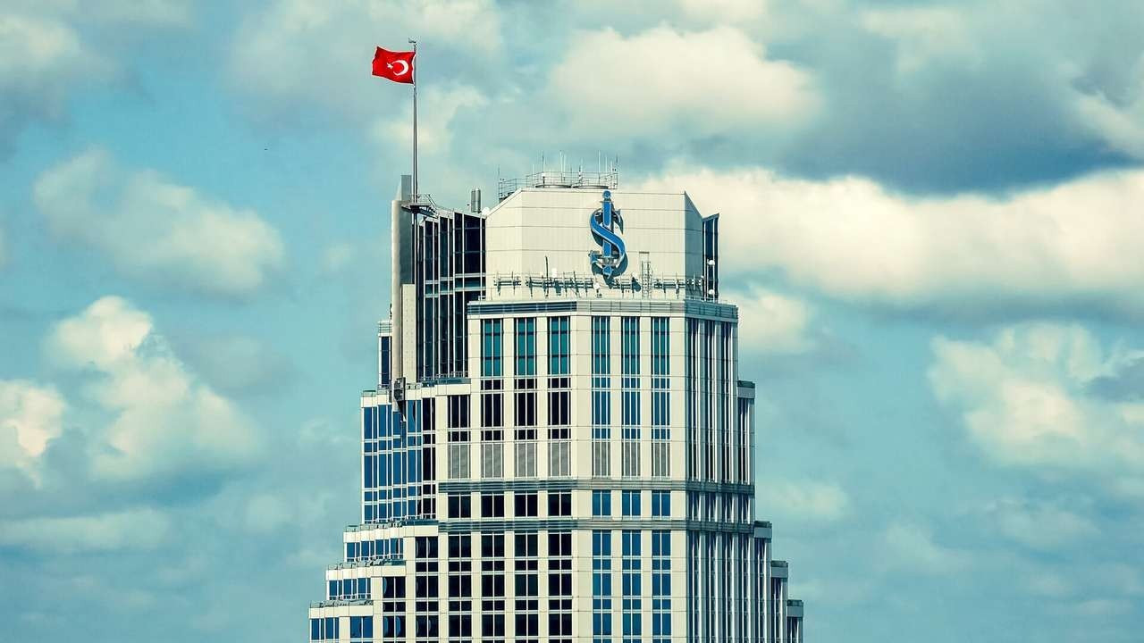 İş Bankası'ndan 'kayyım' iddialarıyla ilgili açıklama geldi