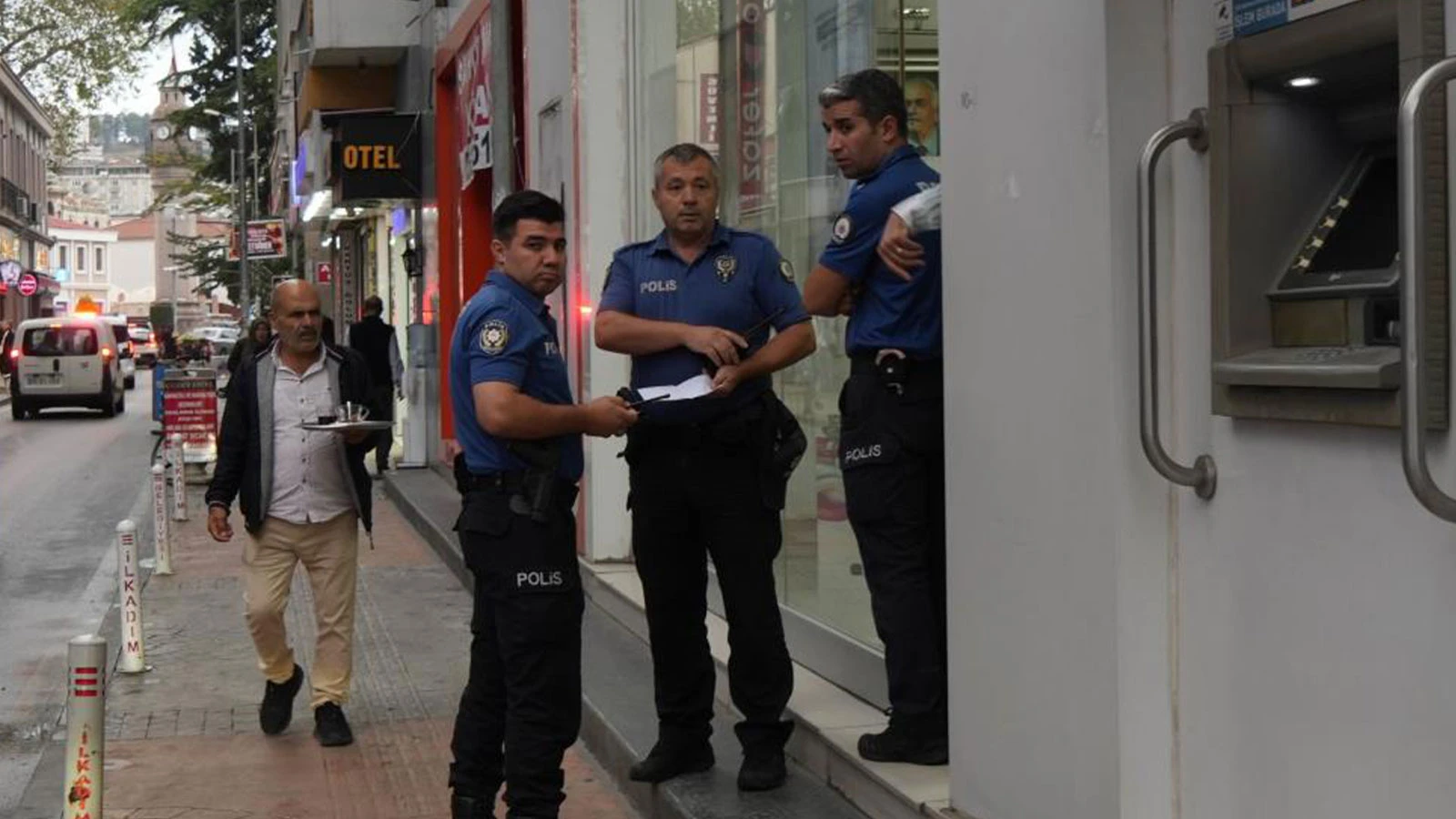 Yaşlı adam dolandırıcıların tuzağına düştü; 170 bin TL'sinden oldu