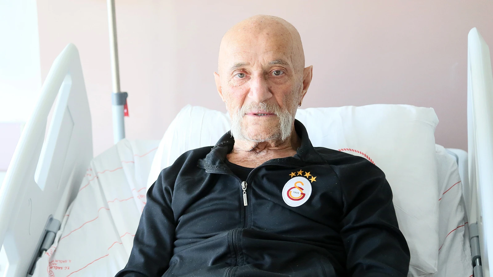 'Tecavüzcü Coşkun' lakaplı oyuncu Coşkun Göğen hastaneye kaldırıldı