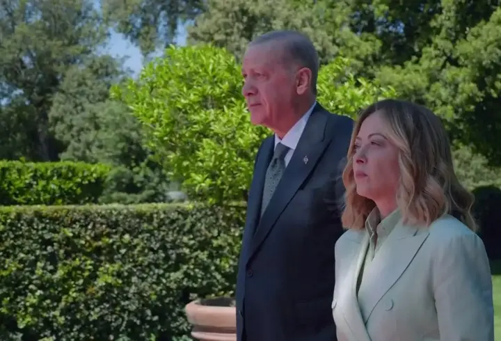 SON DAKİKA HABERİ... Cumhurbaşkanı Erdoğan İtalya'da: Roma ziyaretinden ilk kareler... İşte masadaki başlıklar