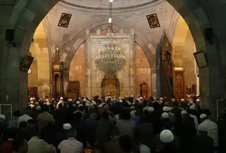 Mevlid Kandili'nde hangi ibadetler yapılır? Kandil gecesinde yapılacak ibadetler neler?