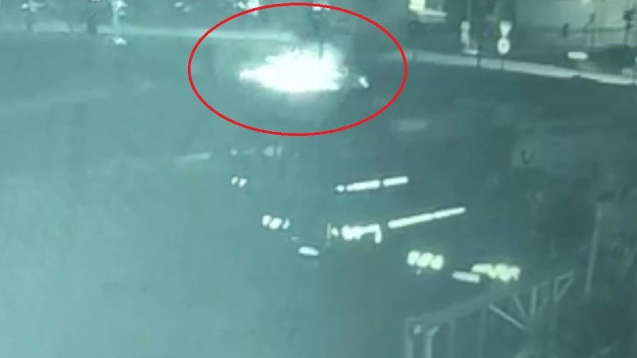 Alkollü sürücünün 2 kız kardeşi hayattan kopardığı kaza anı kamerada
