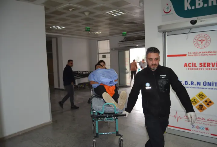 Bıçaklı kavgada yaralandı