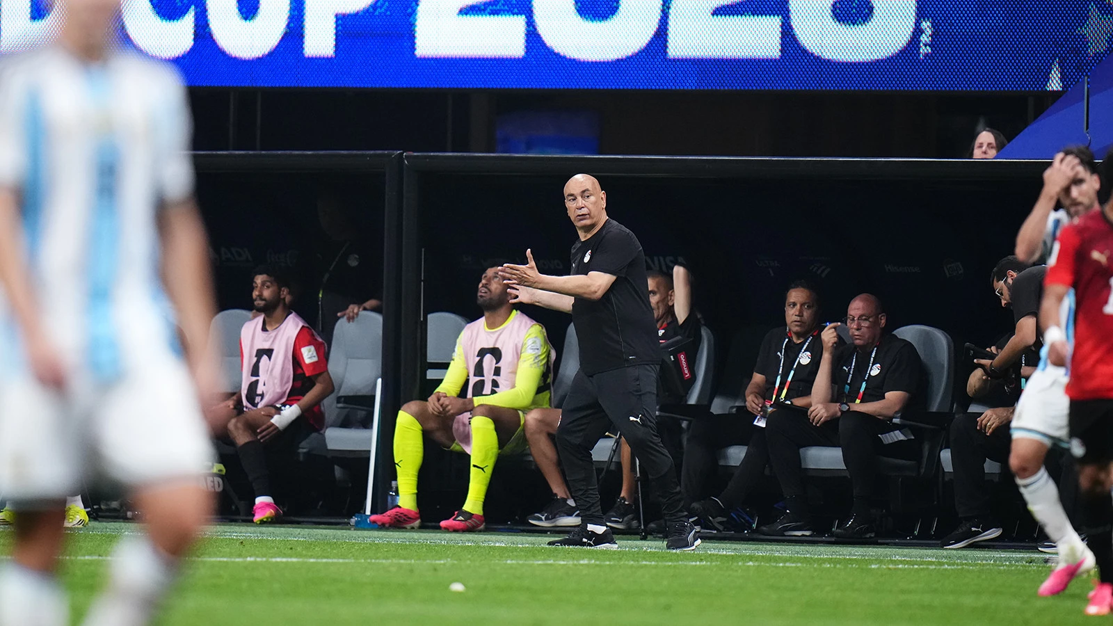 Dünya Kupası'nda Hakemi Eleştiren Teknik Direktör Hossam Hassan'a FIFA'dan Ağır Ceza