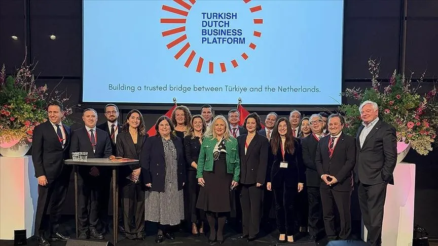 Hollanda'nın başkenti Amsterdam'da "Türkiye-Hollanda İş Platformu" kuruldu