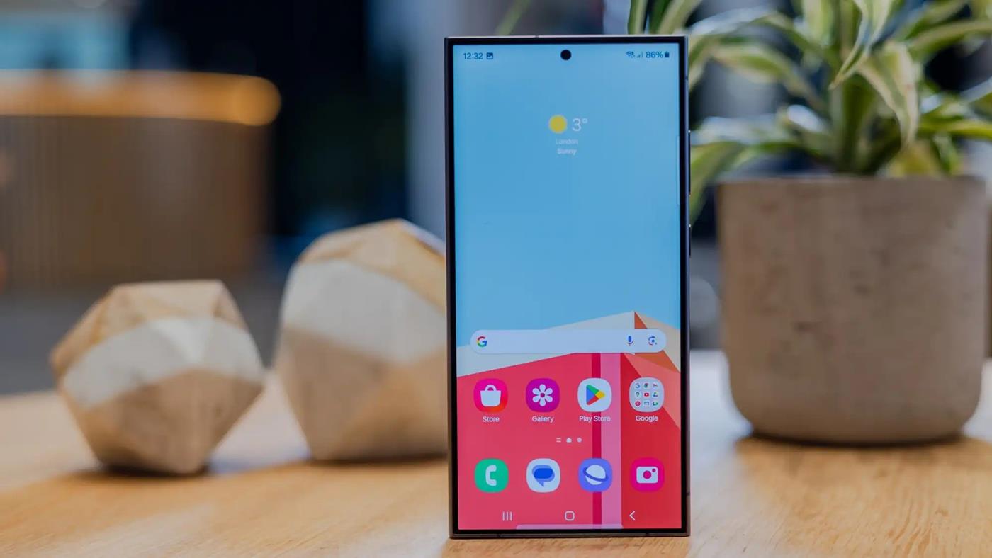 Samsung telefonlarda ilginç sorun: Bir web sitesi telefonun çökmesine yol açıyor