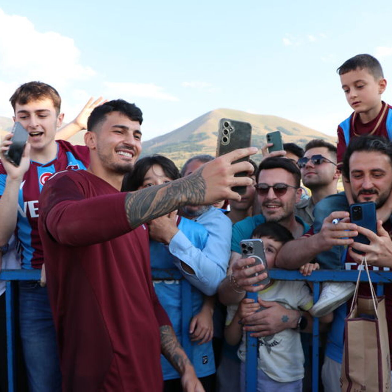 Erzurum'da taraftardan Trabzonspor'a sevgi seli