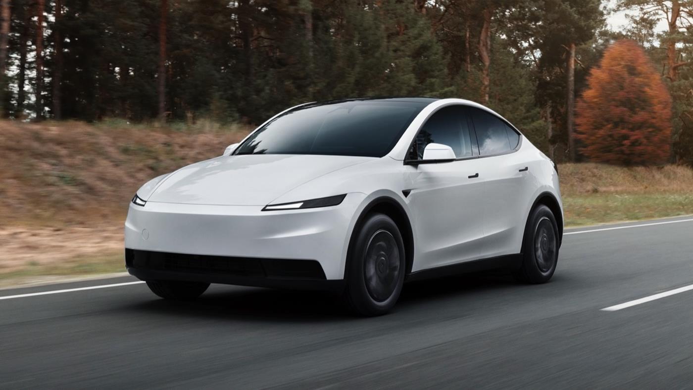 Tesla Model Y'de isimler Standard ve Premium olarak değişti: Türkiye'ye Standard model gelecek