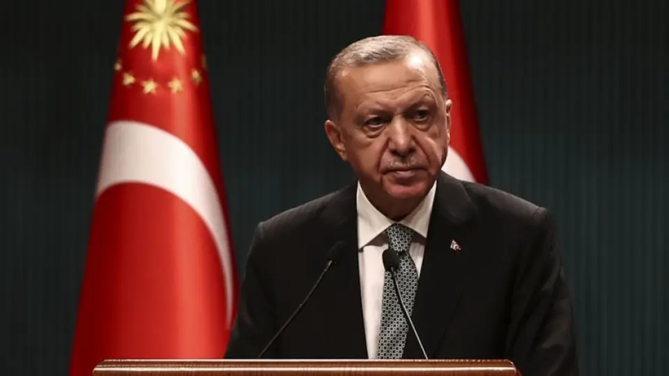 Erdoğan: İmalatcı-ihracatçıya vergi yüzde 9'a iniyor