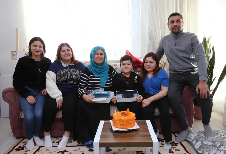 Genç ressamın hayalleri, Engelsiz Sanat Projesi ile renklendi