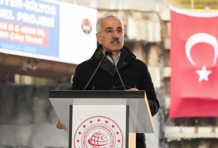 Bakan Uraloğlu: İstanbul'un kuzeyindeki ulaşım kökten değişecek