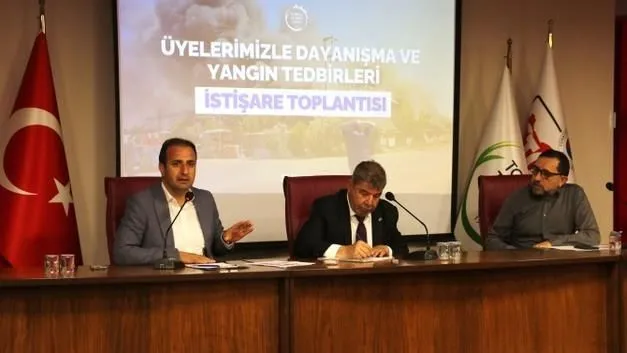 İzmir'de yanan sandalye fabrikası sektör dayanışmasıyla yeniden üretime geçti