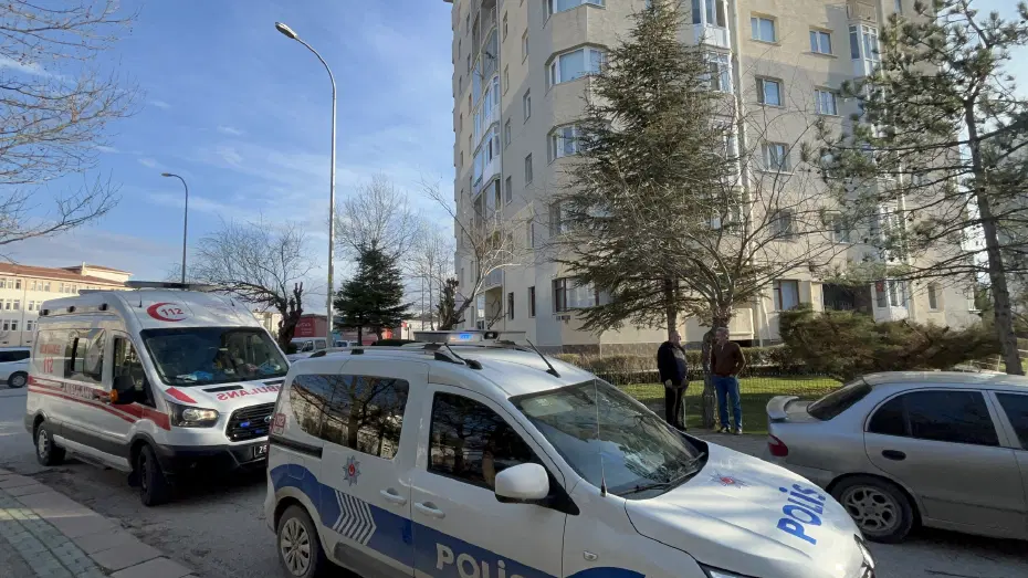 Komşular arasında bıçaklı kavga. Dört kişi hastanelik oldu