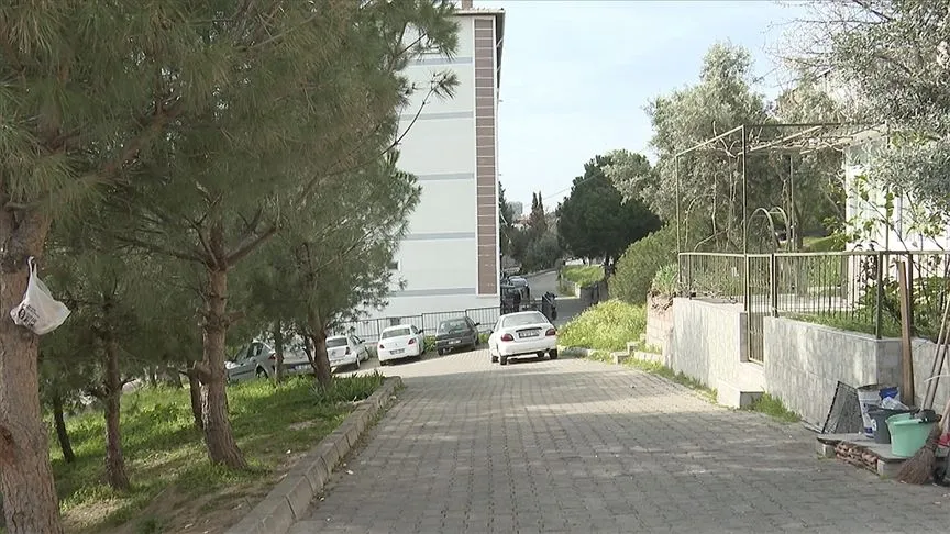 İzmir'de sahipsiz köpeğin saldırısına uğrayan 6 yaşındaki çocuk yaralandı