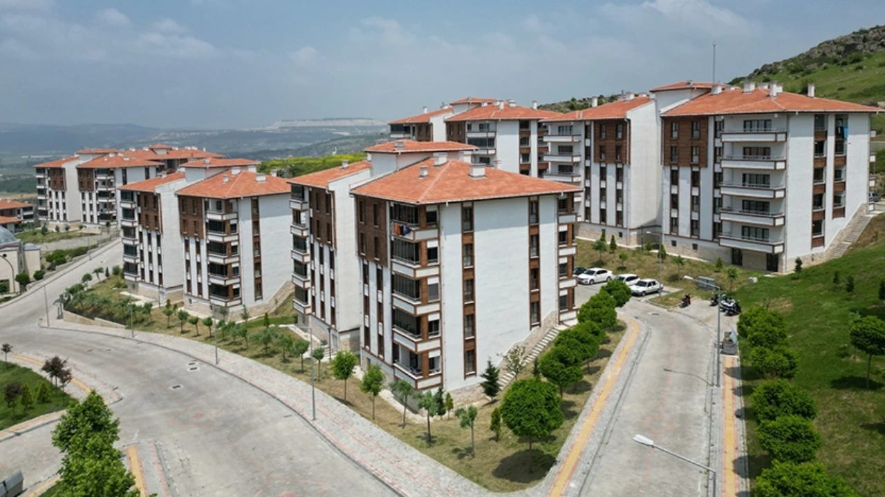 İzmir TOKİ Kura çekimi ne zaman? Başvuru sonuçları ve nihai liste açıklandı mı?