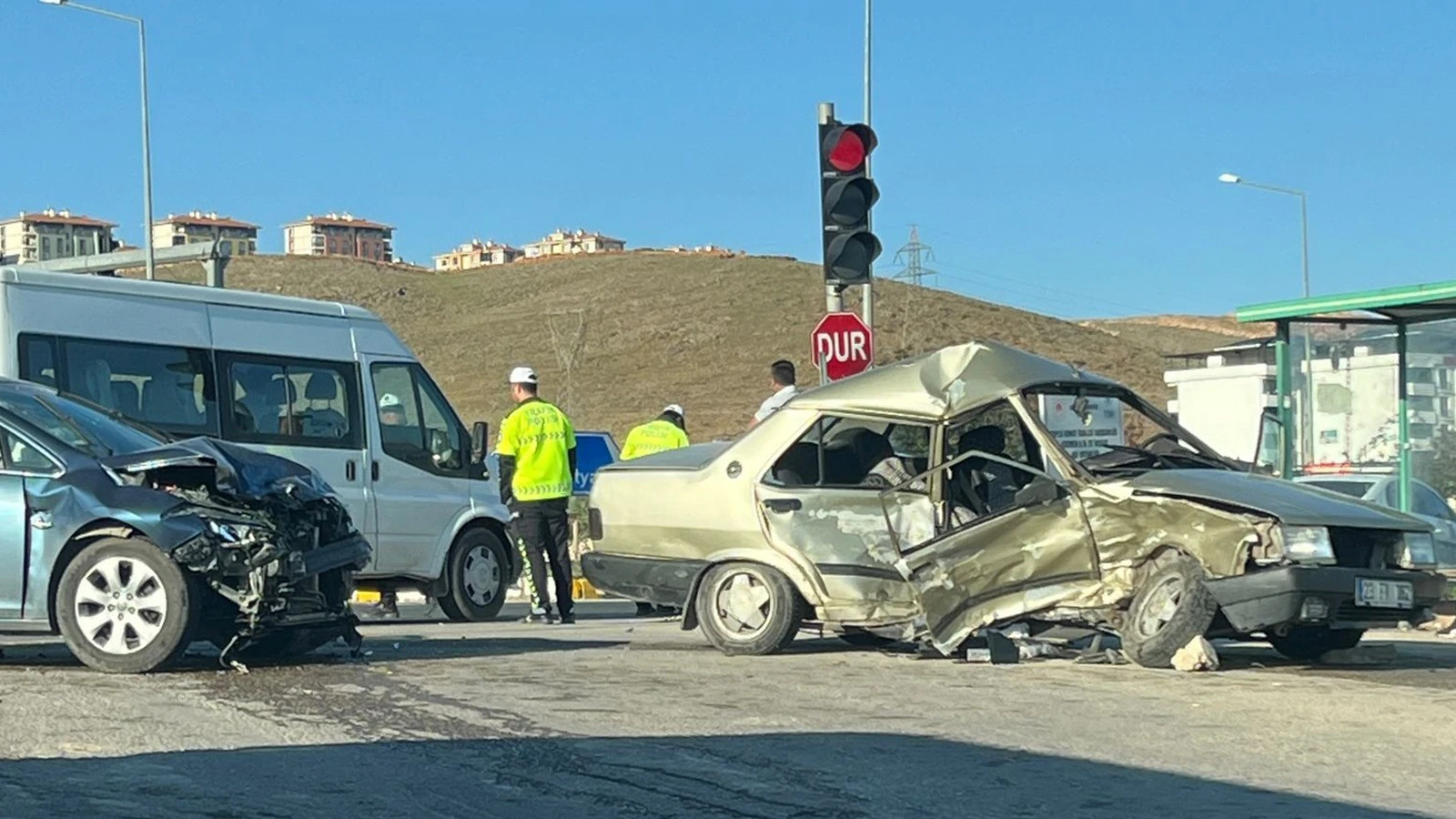 Elazığ'da zincirleme trafik kazası: 1 ölü, 3 yaralı