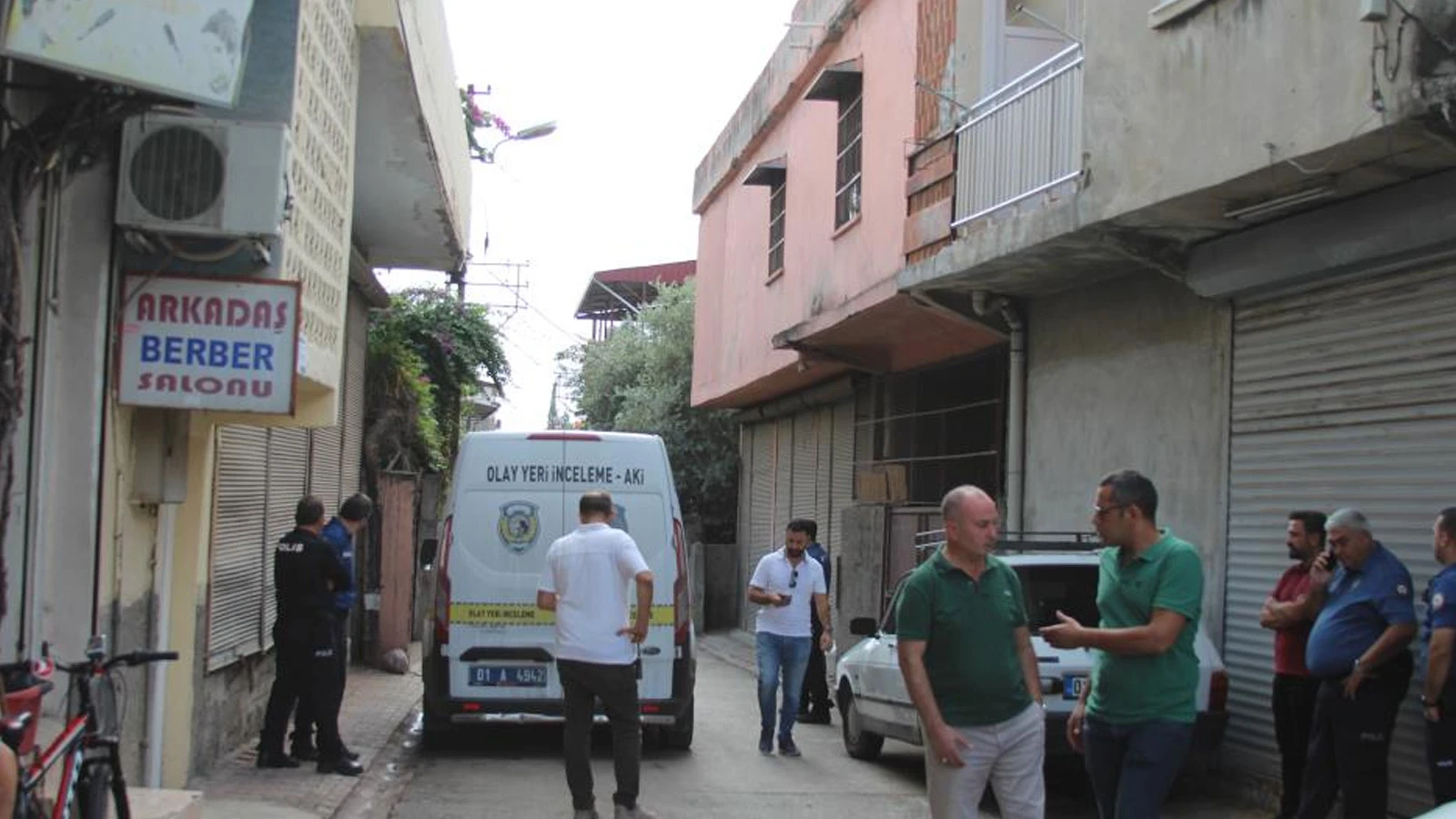 Adana'da dehşet anları! Ailesini rehin alıp bıçak çekti