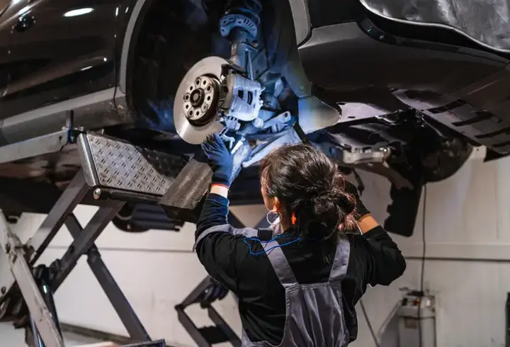 Otomotiv devinden radikal karar! 7 bin 500 kişilik küçülme kararı!
