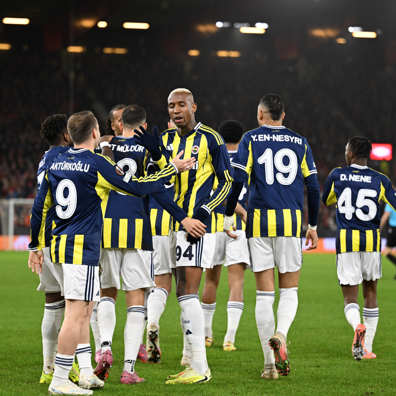 "Fenerbahçe'den soğuk gecede sıcak skor!"