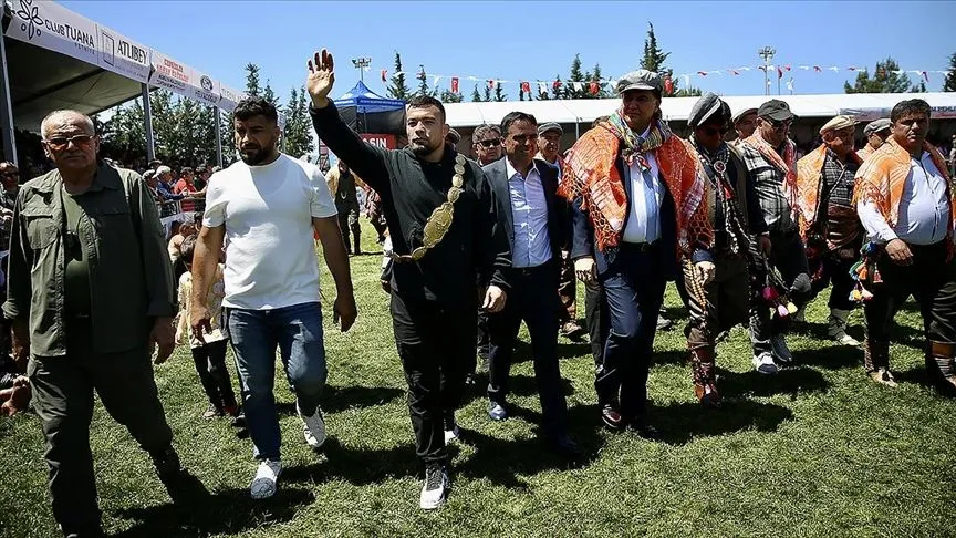 3. Mustafa Kiremitli Yağlı Güreşleri'nde başpehlivanlığı Feyzullah Aktürk kazandı