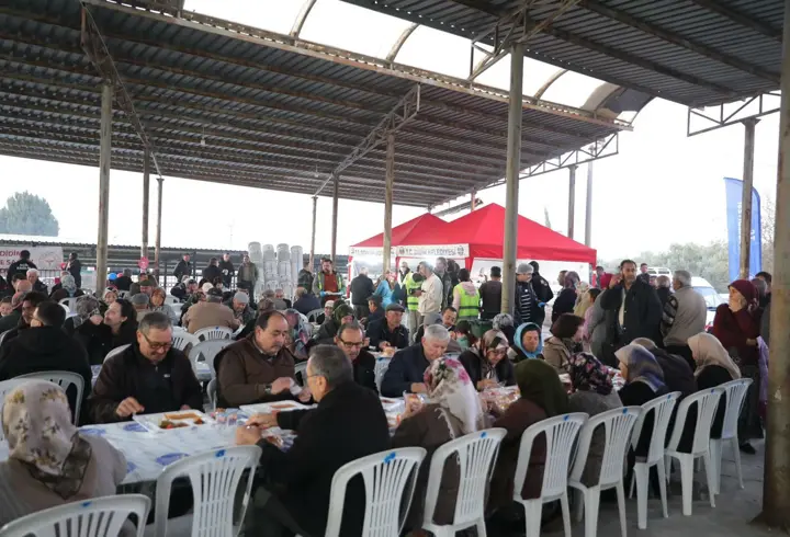 Didim'de iftar sofrası Akyeniköy Mahallesi'nde kuruldu