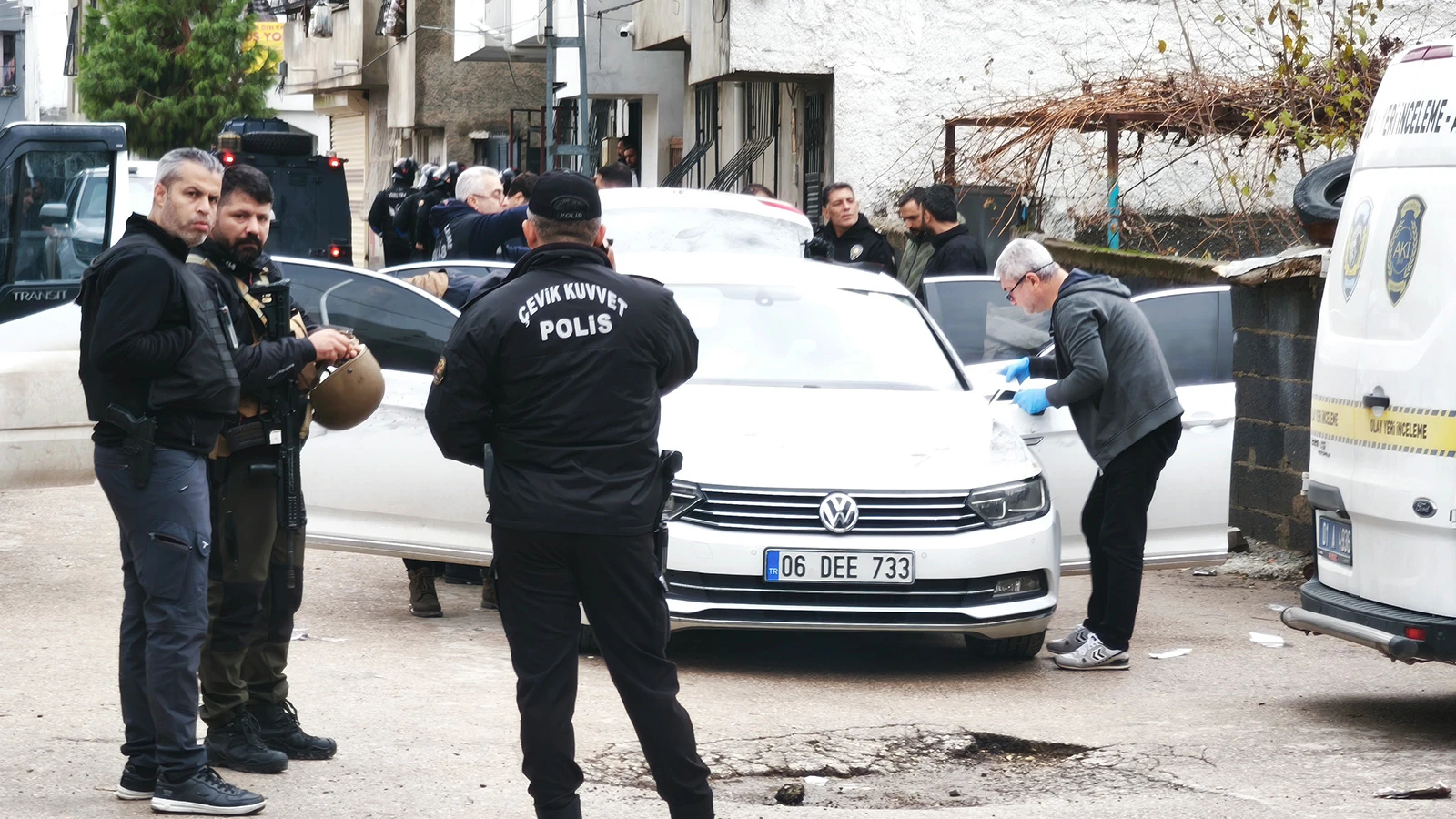 Adana'da husumetliler arasında silahlı kavga: 1 ölü, 5 yaralı