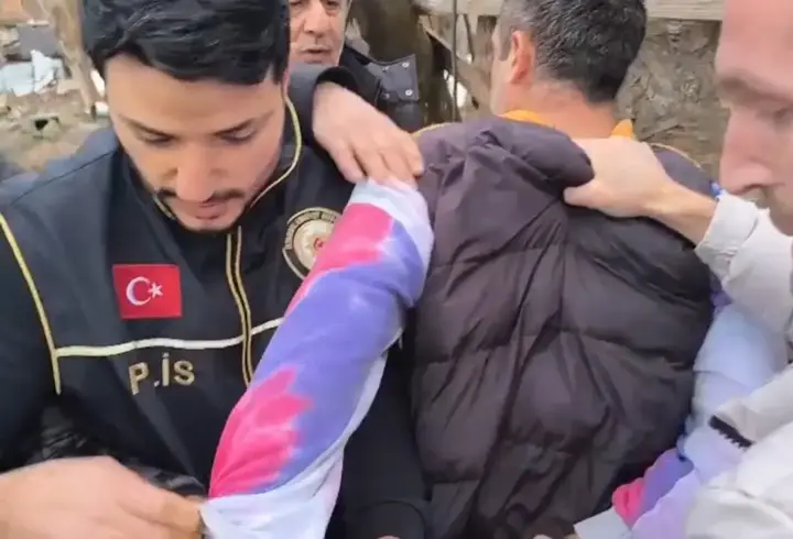 İstanbul- 11 yıl 7 ay hapis cezasıyla aranan şüpheli Bakırköy'de yakalandı