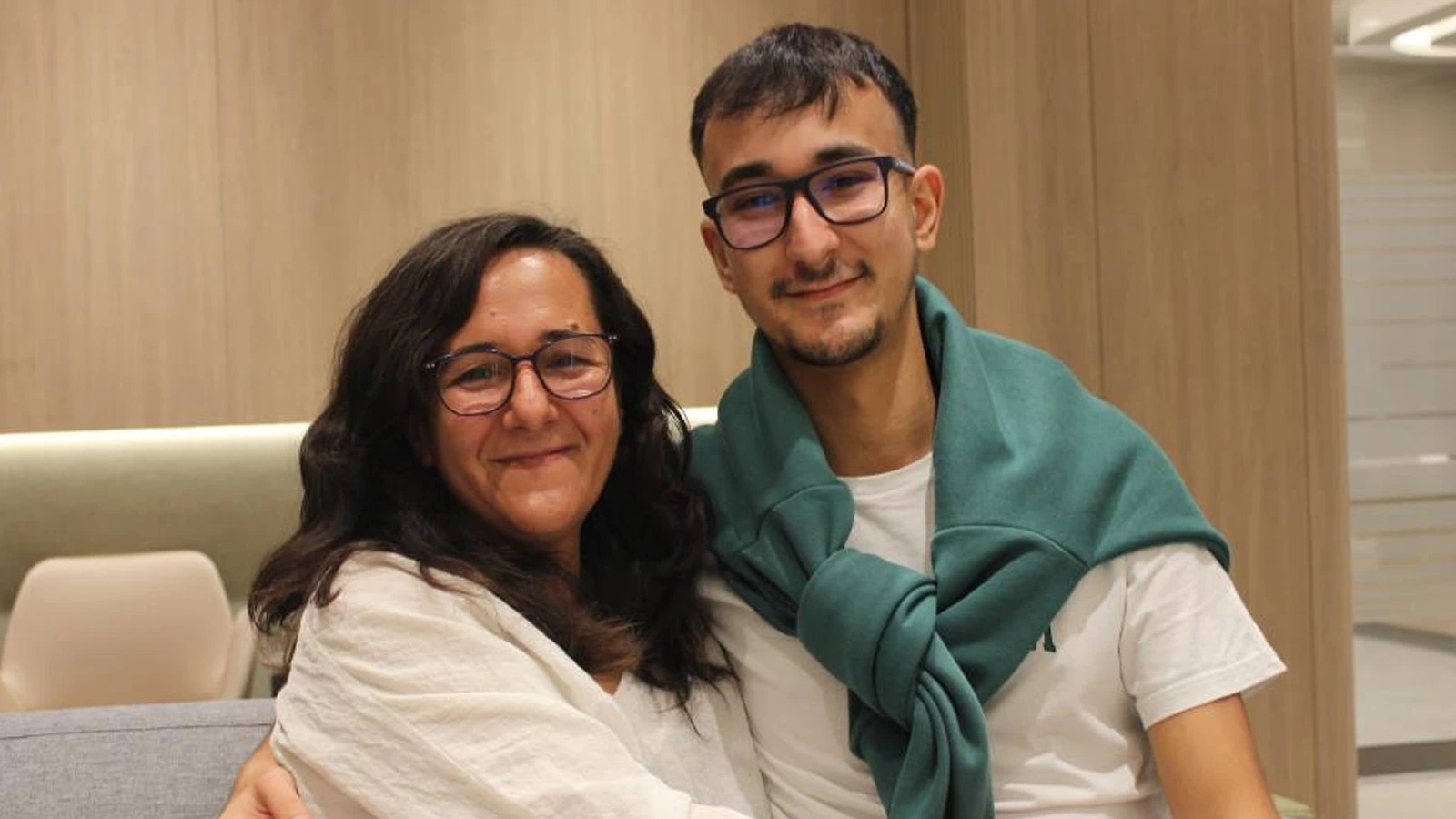 Anne, böbreğiyle oğluna ikinci kez hayat verdi