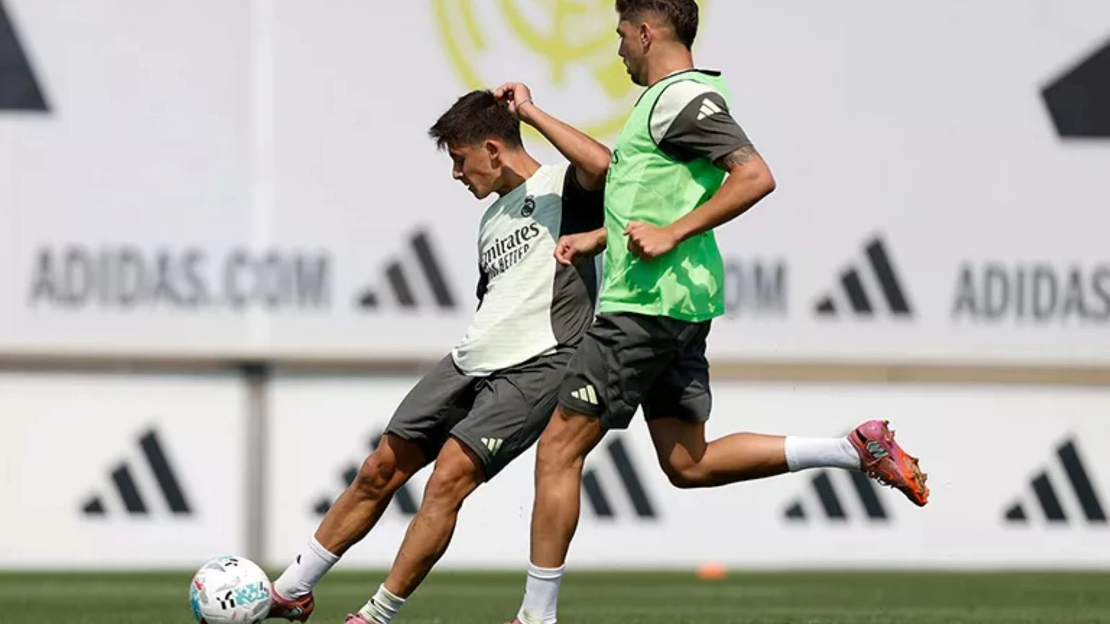 İtiraf gibi köşe yazısı: Real Madrid Arda Güler'in ayaklarına bakıyor