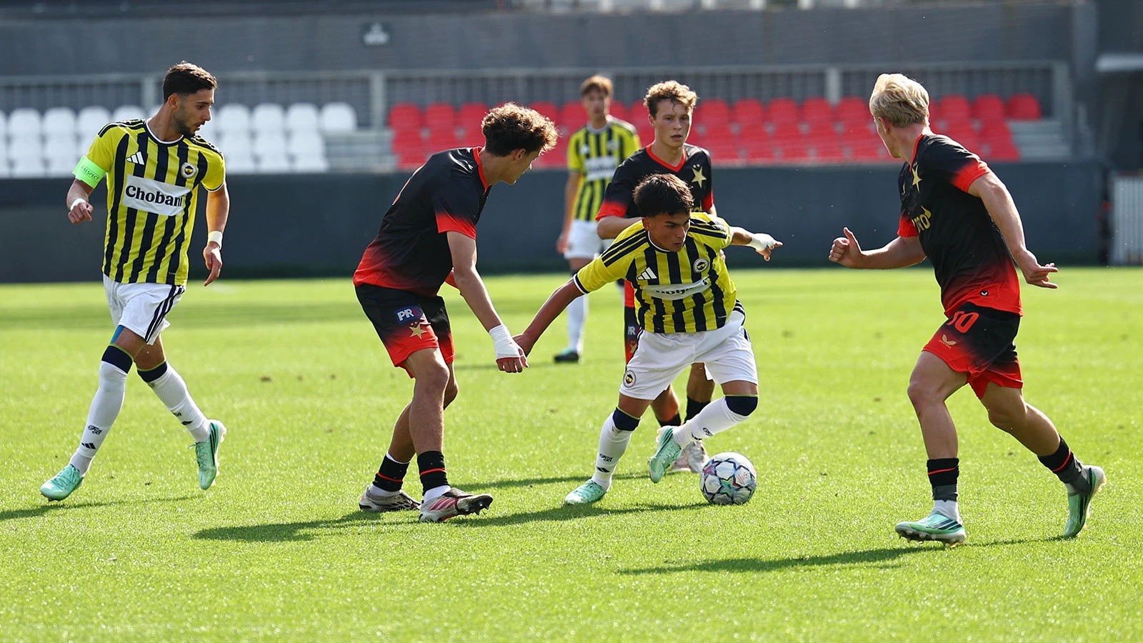 UEFA Gençlik Ligi'nde Fenerbahçe, Slavia Prag'a Mağlup Oldu