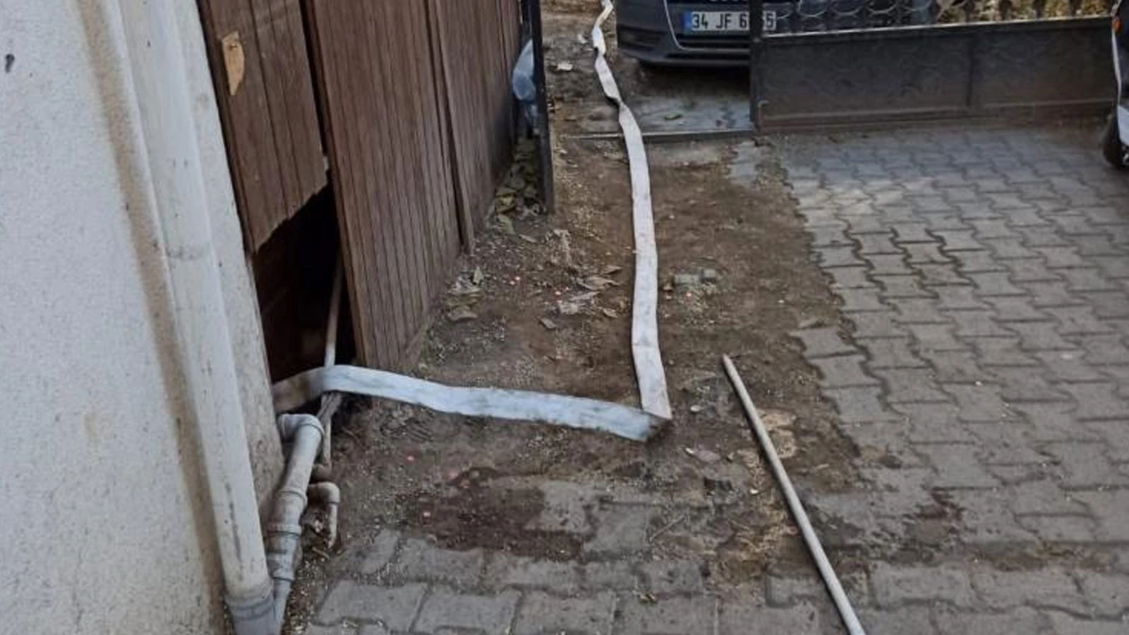 Uzun süreli su kesintilerine vatandaşlardan tepki