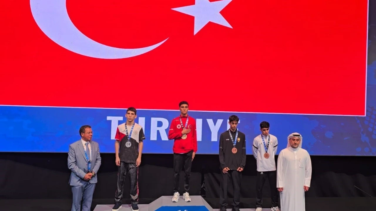 Kayserili Mert Güneş Muaythai’de dünya şampiyonu oldu