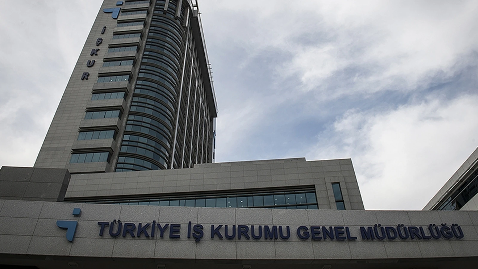 İş arayanlara uyarı: Yetkisiz ilanlara itibar etmeyin