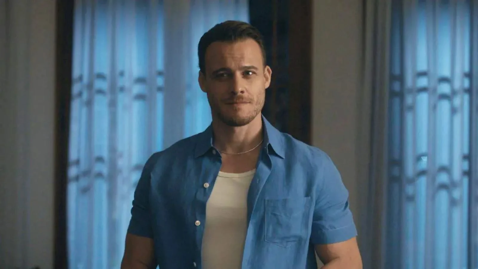 Kerem Bürsin Netflix'e 'Platonik'le dönüyor: Gülmek onun da hakkı