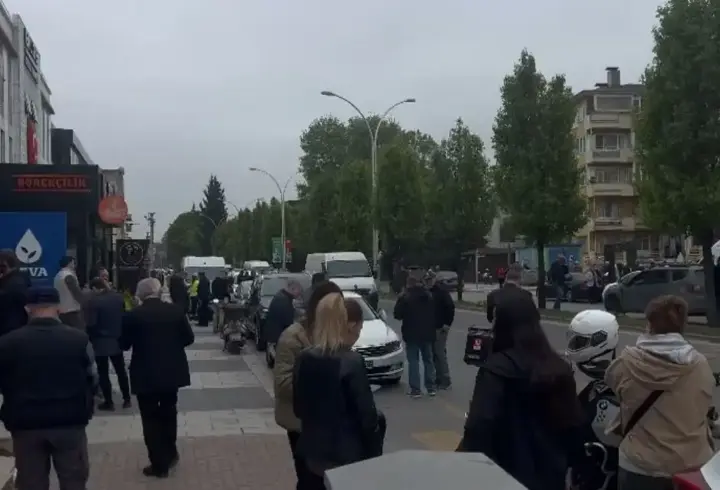 Son Dakika Deprem Haberi... İstanbul açıklarındaki 6,2'lik deprem Sakarya'da da hissedildi