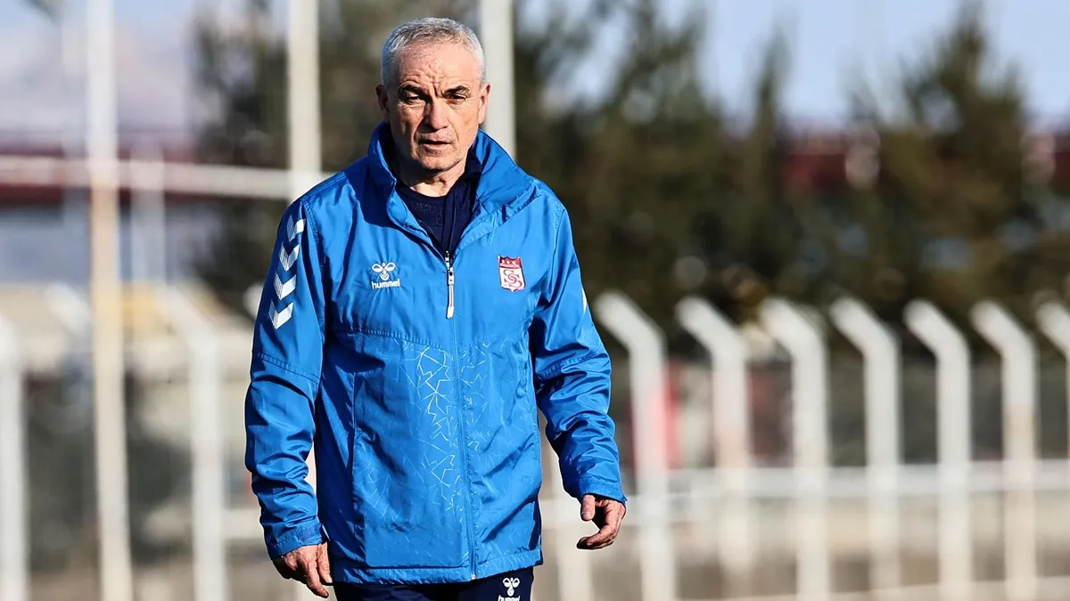 Rıza Çalımbay, Sivasspor'un başında ilk idmanına çıktı