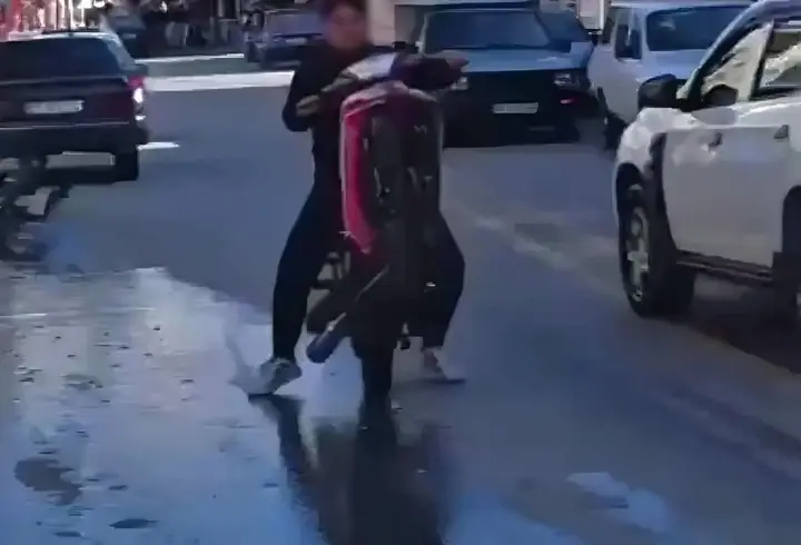 Motosikletle tek teker üzerinde giden sürücüye 41 bin lira ceza