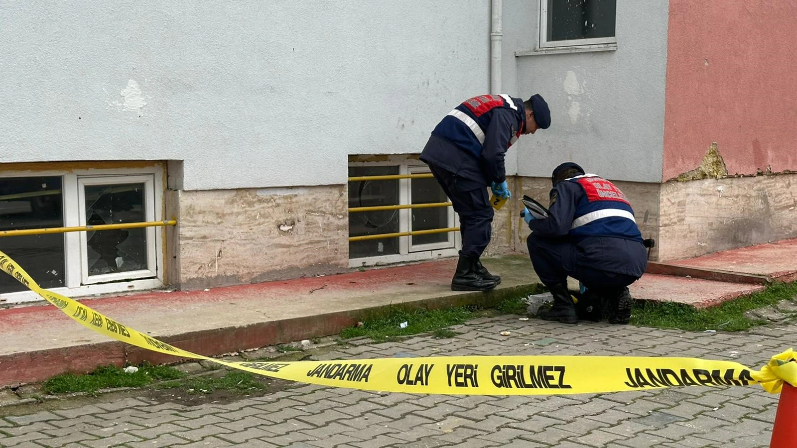Tekirdağ'da okulun 4. katından düşen öğrenci ağır yaralandı