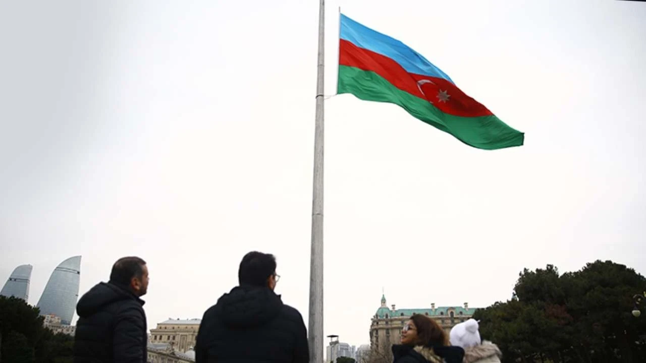 DMM'den "Azerbaycan'da bayraklar yarıya indirildi" iddiasına yalanlama