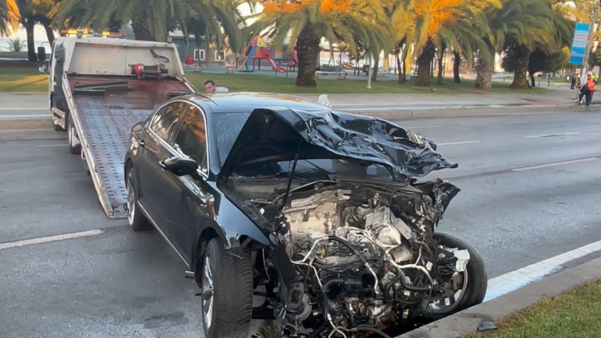 Kartal'da trafik kazası: 1'i ağır 3 yaralı!