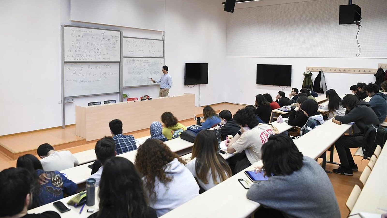Lisans eğitiminde yeni dönem: Üniversiteler 3 yıla mı düşecek?