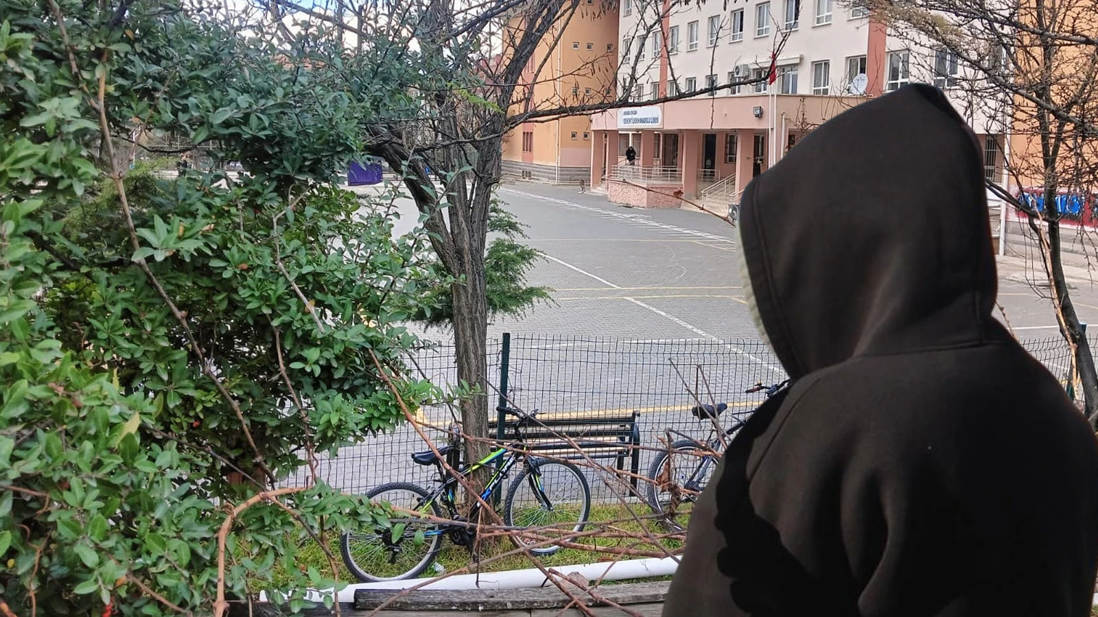 Ankara'da lisede mide bulandıran istismar! Öğretmen tutuklandı