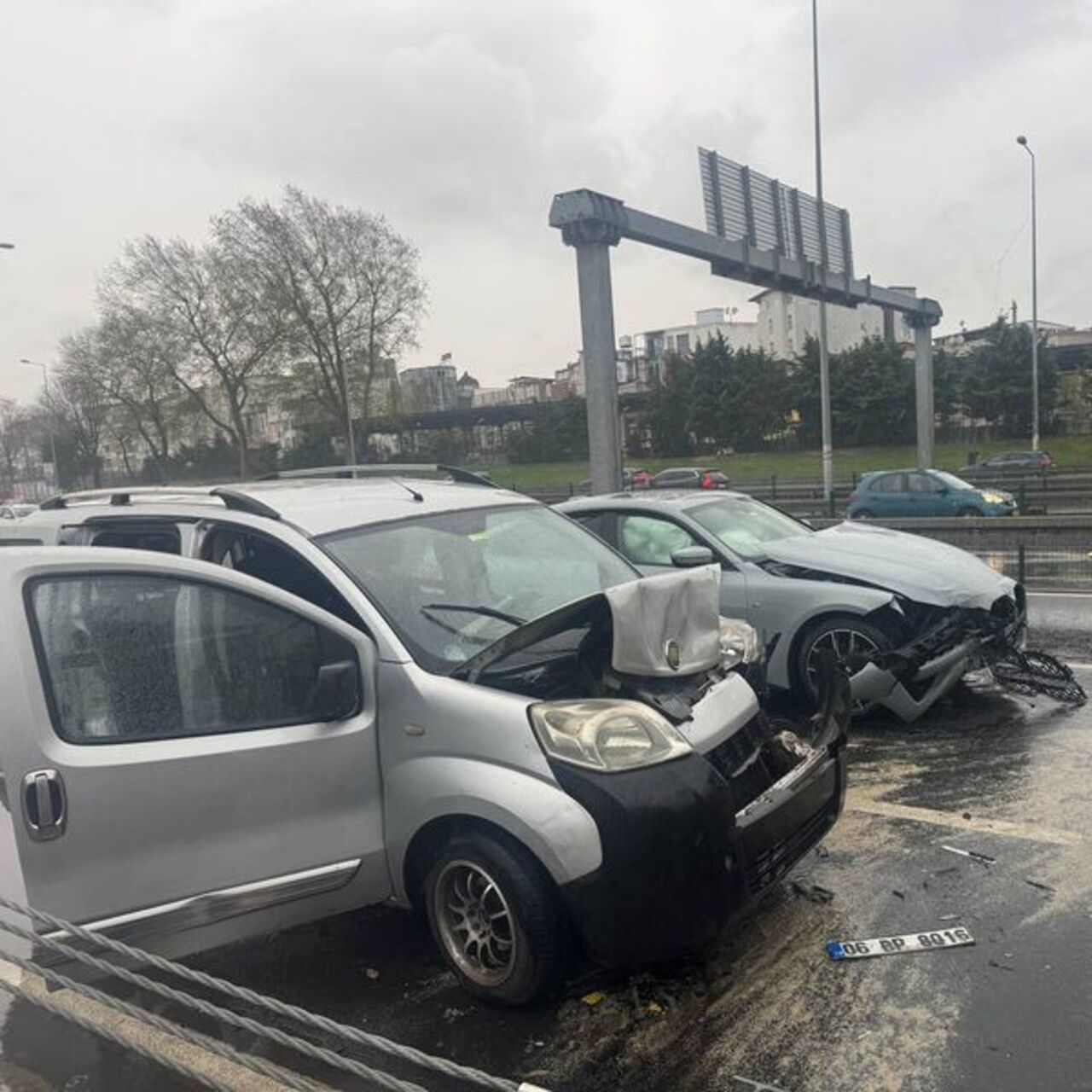 İstanbul'da trafik kazasına bağlı olarak kaç saat trafikte geçiyor?