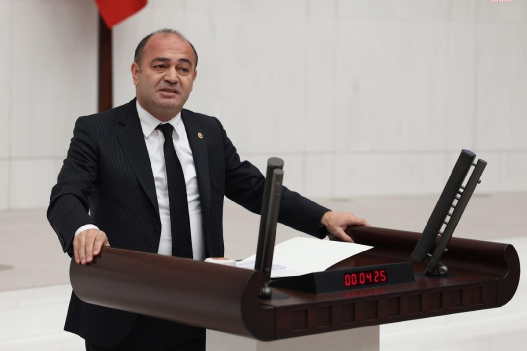 Yeni Partili Özgür Karabat: Sanayisizleştirme Politikası Türkiye'yi Uçuruma Sürüklüyor